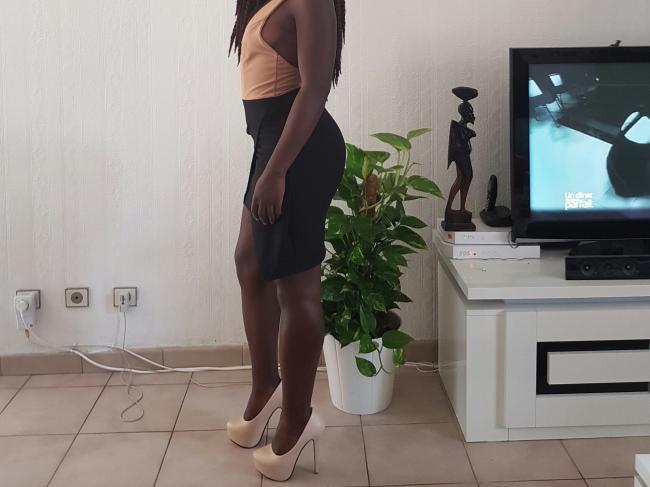 Etudiante africaine cherche guide