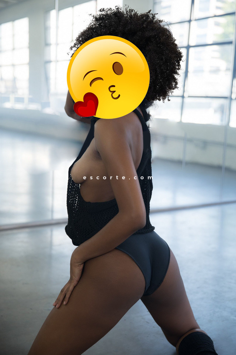 plan sex gratuit escort Paris CristalEni